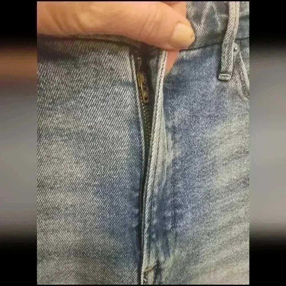 Good American Distressed Jeans Size 10 - Picture 6 of 6